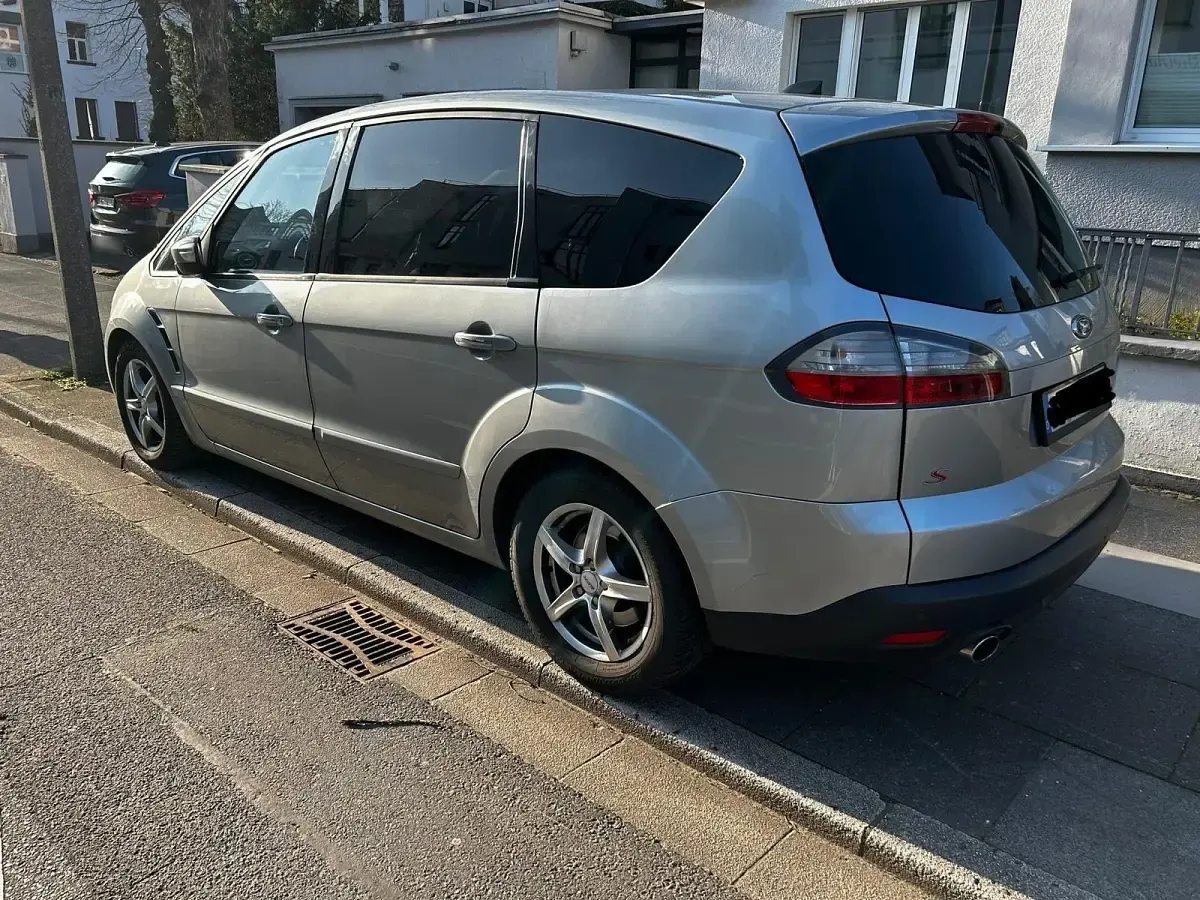 Gebraucht Ford S-MAX S 175 PS (128 kW) 2008 Silber Van / Kleinbus