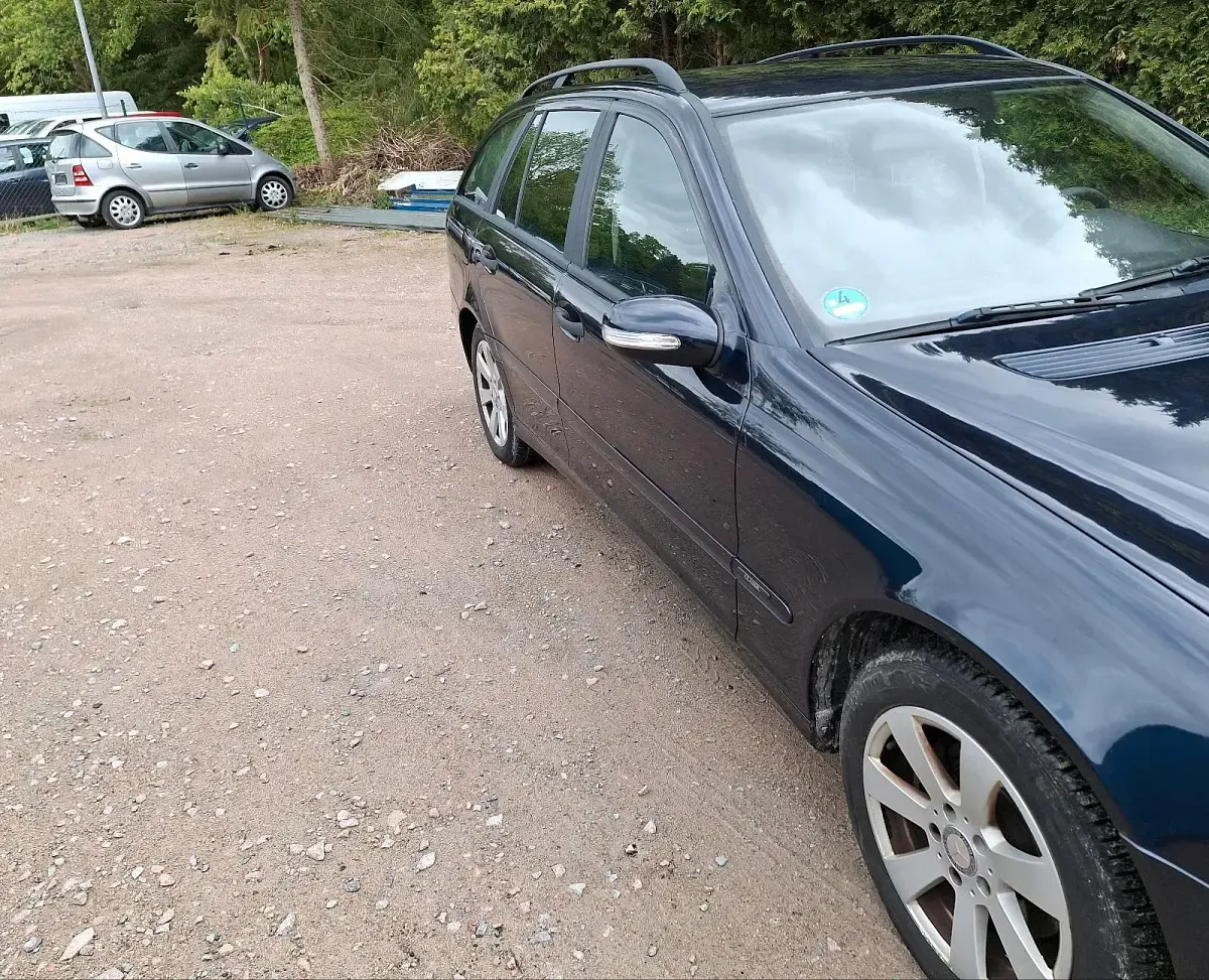 Gebraucht Mercedes C180 140 PS (102 kW) 2005 Blau Kombi