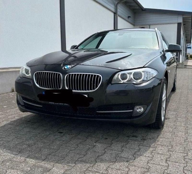 Gebraucht BMW 520 184 PS (135 kW) 2012 Schwarz Kombi