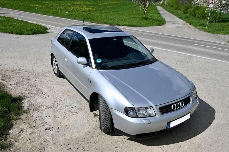 Second-hand Audi A3 179 CP (131 kW) 2000 Argintiu Hatchback