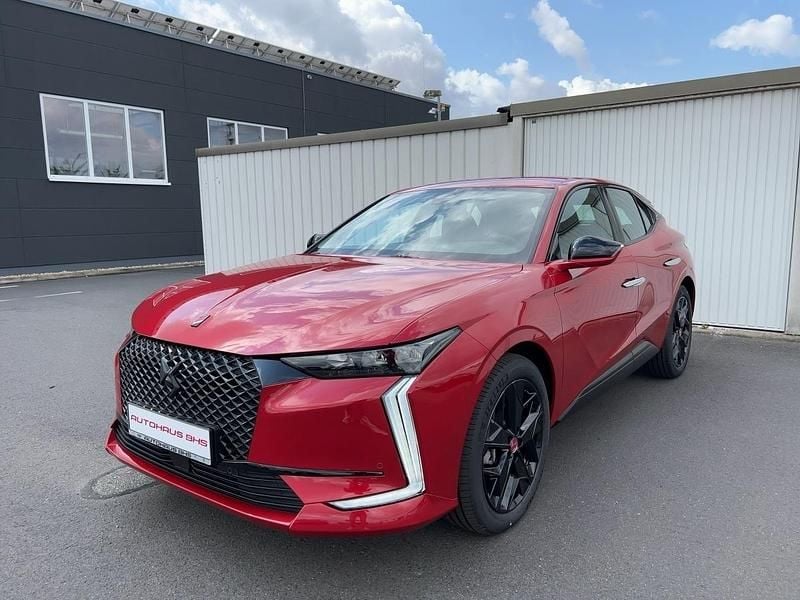 Velvetrot (rot) Gebraucht 2023 DS Automobiles DS4 Performance Limousine | 22.750 € (Fairer Preis) - Bild 1/4