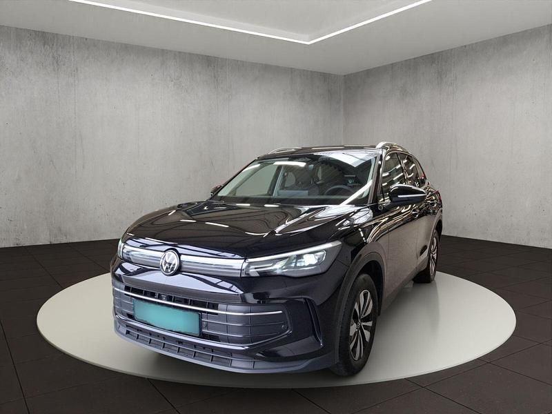 Metallic Gebraucht 2024 VW Tiguan Life SUV | 40.540 € (Guter Preis) - Bild 1/1