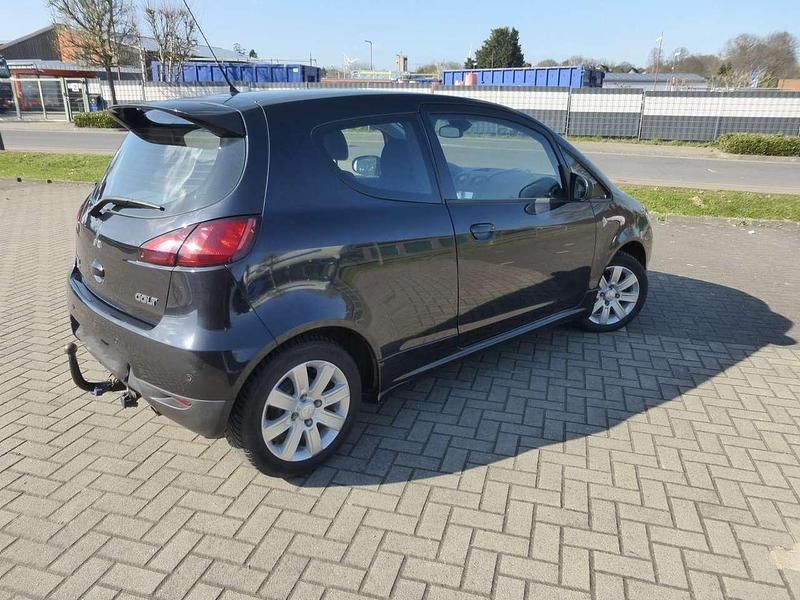Gebraucht Mitsubishi Colt Motion 95 PS (69 kW) 2012 Schwarz Kleinwagen