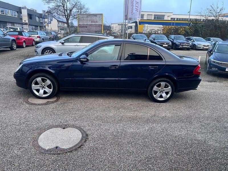 Gebraucht Mercedes E280 190 PS (139 kW) 2008 Blau Limousine