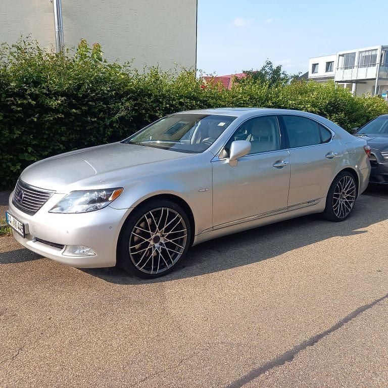 Silber Gebraucht 2007 Lexus LS600h Ambience Line Limousine | 14.500 € - Bild 1/4