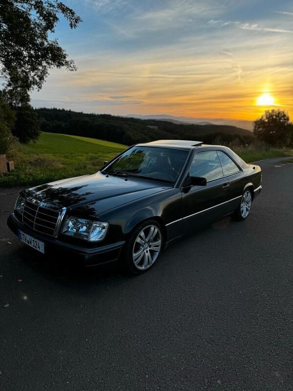 Grau Gebraucht 1992 Mercedes E300 Coupé | 11.000 € - Bild 1/4