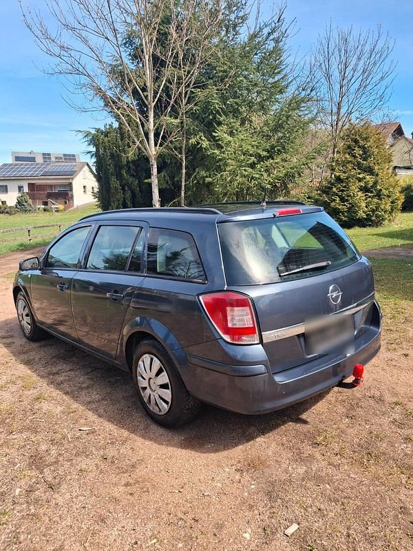 Gebraucht Opel Astra 116 PS (85 kW) 2009 Grau Kombi
