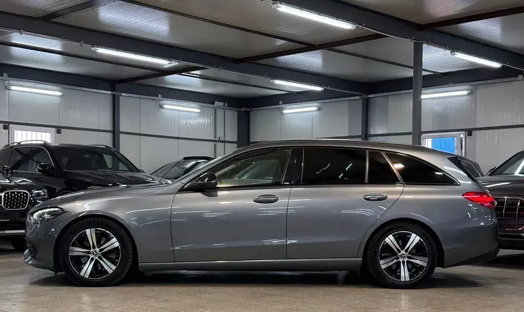 Gebraucht Mercedes 220 Avantgarde 200 PS (147 kW) 2022 Grau Limousine