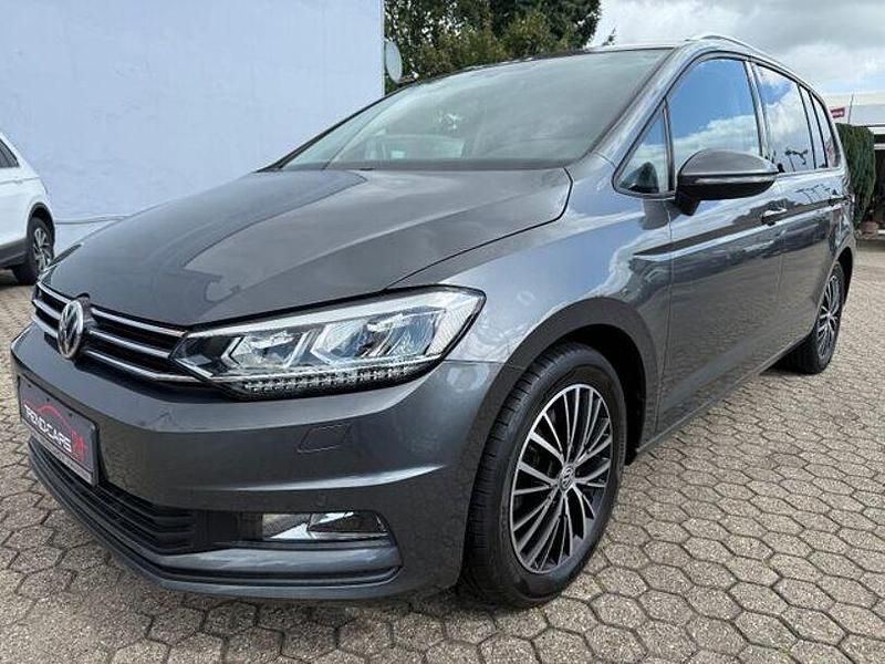 Indiumgrau Gebraucht 2016 VW Touran Comfortline Van / Kleinbus | 18.500 € (Etwas zu teuer) - Bild 1/4