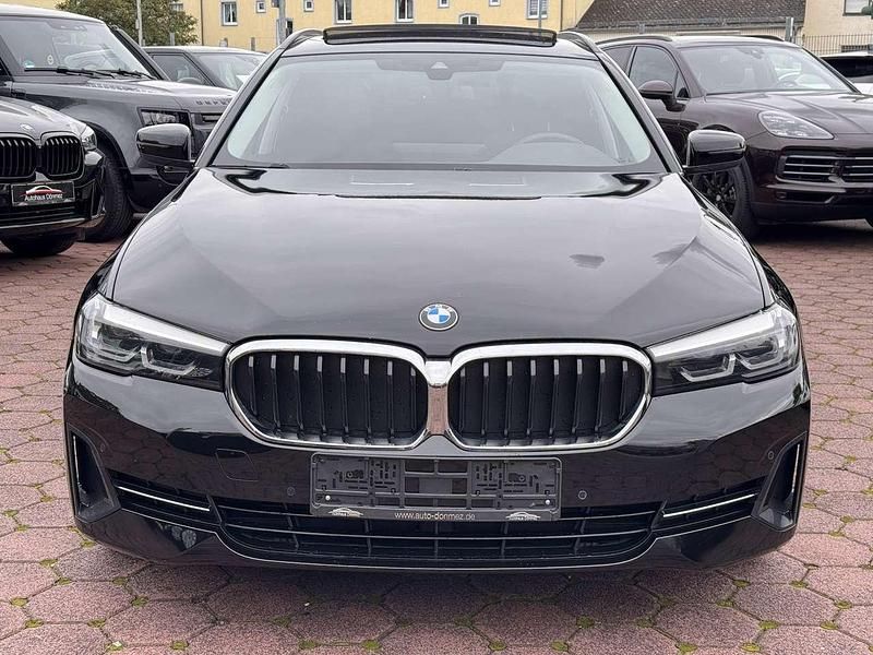 Gebraucht BMW 520 190 PS (139 kW) 2021 Schwarz ii/bonnet fluid black Kombi