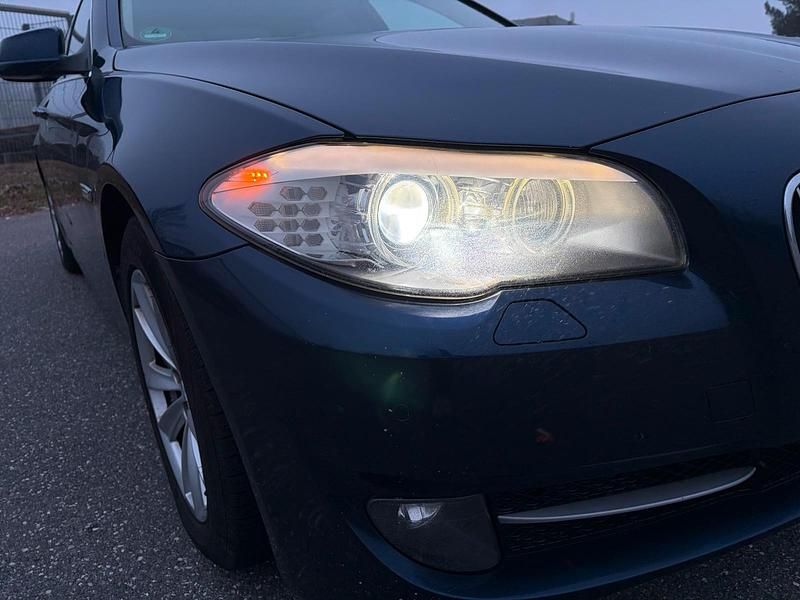 Gebraucht BMW 525 204 PS (150 kW) 2010 Blau Limousine