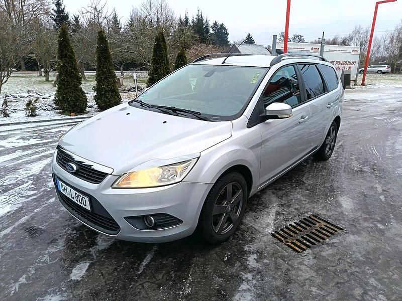 Silber Gebraucht 2008 Ford Focus Kombi | 2.000 € (Fairer Preis) - Bild 1/4