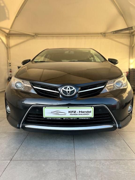 Gebraucht Toyota Auris Edition 90 PS (66 kW) 2015 Schwarz Limousine