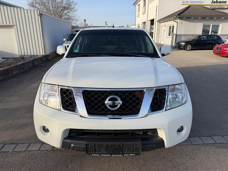 Gebraucht Nissan Navara 190 PS (139 kW) 2012 Weiß Abholung