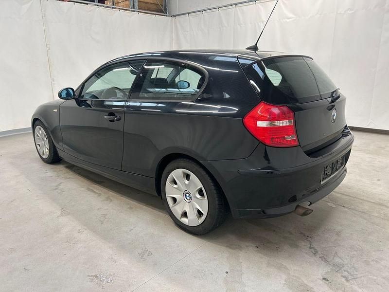 Gebraucht BMW 118 143 PS (105 kW) 2008 Schwarz Kleinwagen