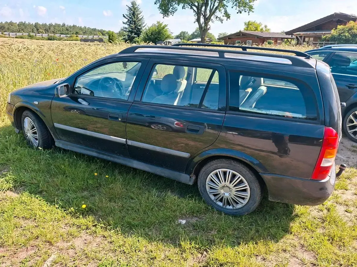 Gebraucht Opel Astra 101 PS (74 kW) 2001 Schwarz Kombi