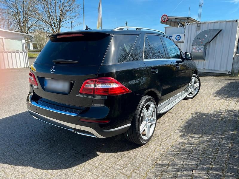 Gebraucht Mercedes ML350 306 PS (225 kW) 2012 Schwarz SUV