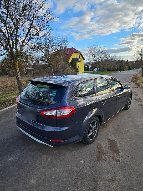 Gebraucht Ford Mondeo Titanium 140 PS (102 kW) 2012 Grau Kombi