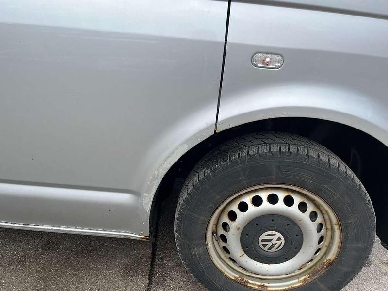 Gebraucht VW T5 Trendline 140 PS (102 kW) 2012 Silber Van