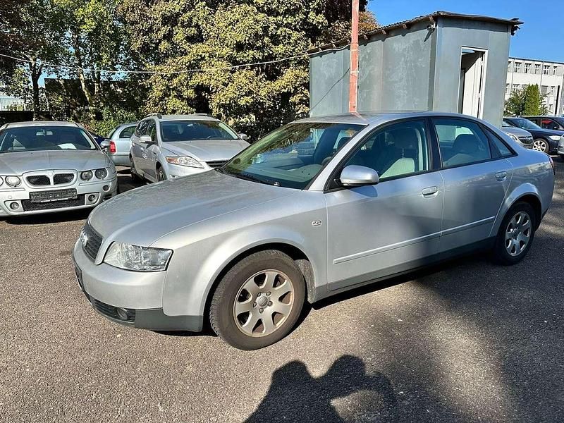 Gebraucht Audi A4 131 PS (96 kW) 2002 Silber Limousine