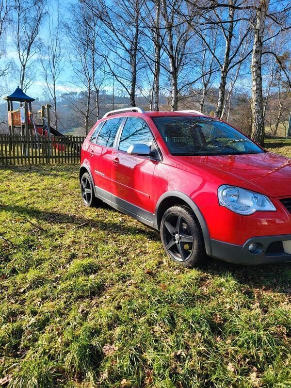 Rot Gebraucht 2008 VW Polo Cross Kleinwagen | 3.200 € (Fairer Preis) - Bild 1/4