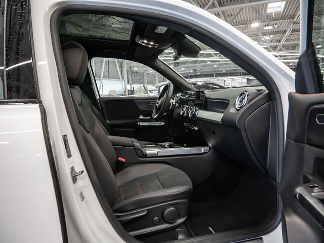 Gebraucht Mercedes GLB200 AMG line 163 PS (119 kW) 2025 Weiss / polarweiß SUV