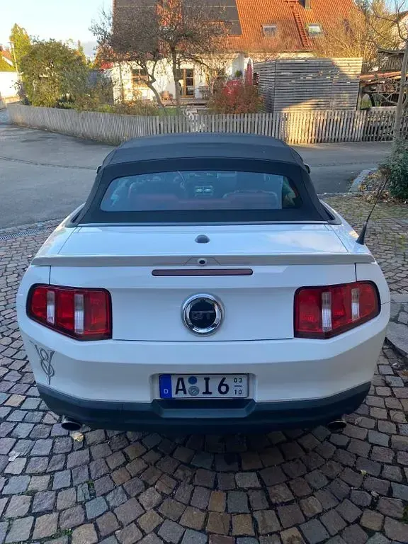 Gebraucht Ford Mustang 320 PS (235 kW) 2010 Weiß Cabrio