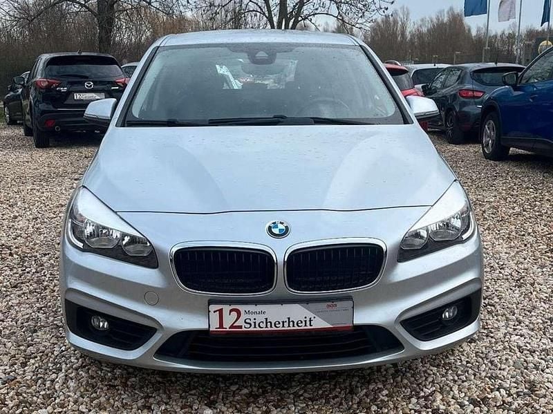 Gebraucht BMW 218 Basis 136 PS (100 kW) 2016 Glaciersilber metallic Limousine
