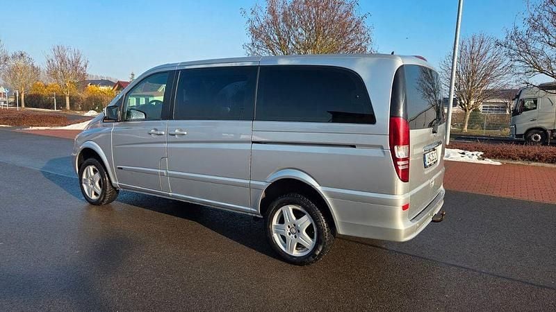 Gebraucht Mercedes Viano 163 PS (119 kW) 2011 Silber Van / Kleinbus