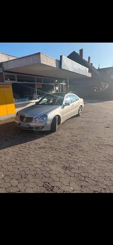 Gebraucht Mercedes E320 224 PS (164 kW) 2006 Grau Limousine