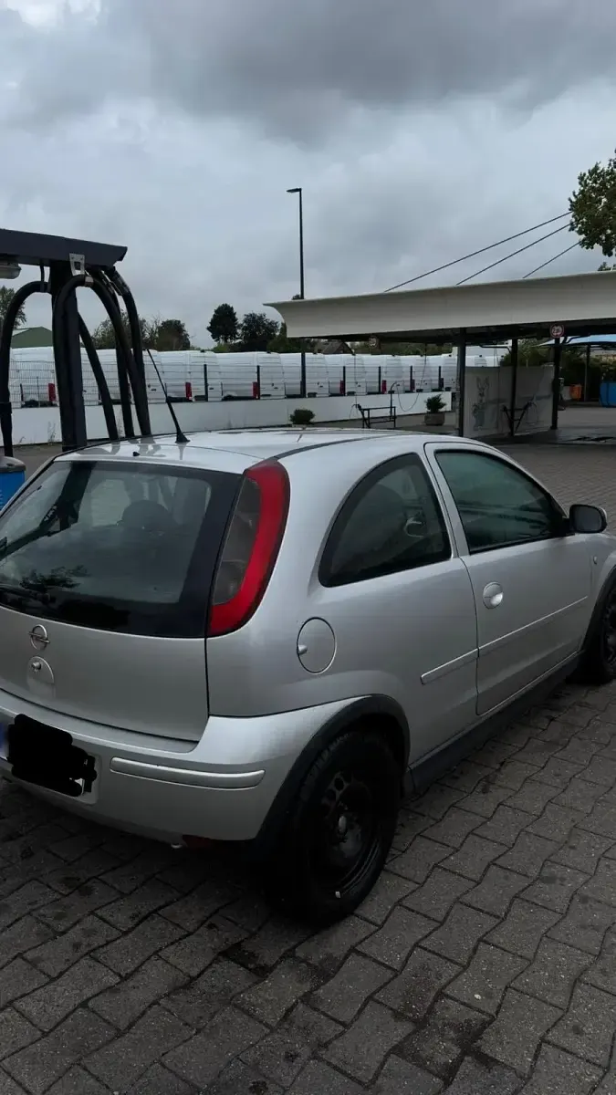Usata Opel Corsa 75 CV (55 kW) 2004 Argento Utilitaria