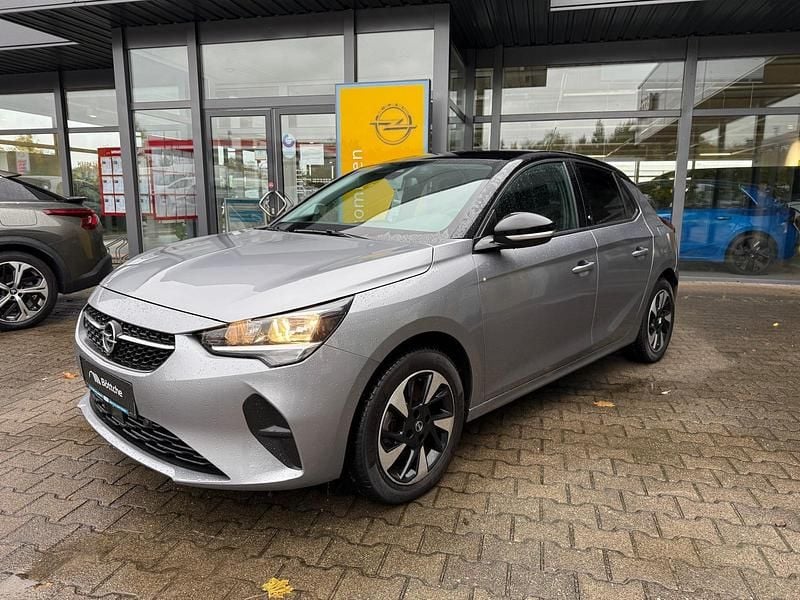 Kontrast grau/quarz silber Gebraucht 2021 Opel Corsa-e Edition Kleinwagen | 13.750 € (Guter Preis) - Bild 1/4