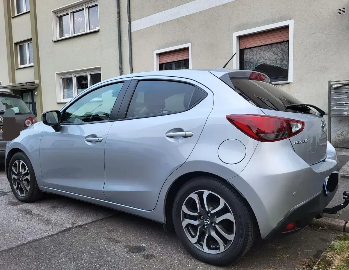 Gebraucht Mazda 2 Exclusive-Line 90 PS (66 kW) 2017 Grau Kleinwagen