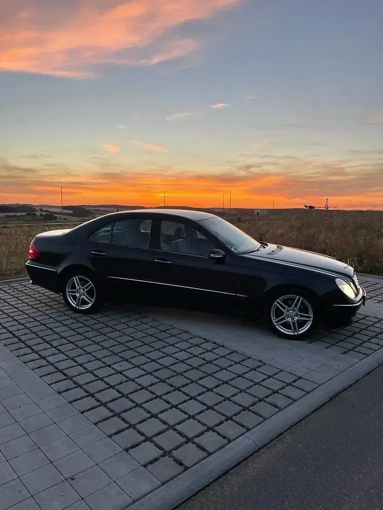 Gebraucht Mercedes E280 Elegance 190 PS (139 kW) 2004 Blau Limousine