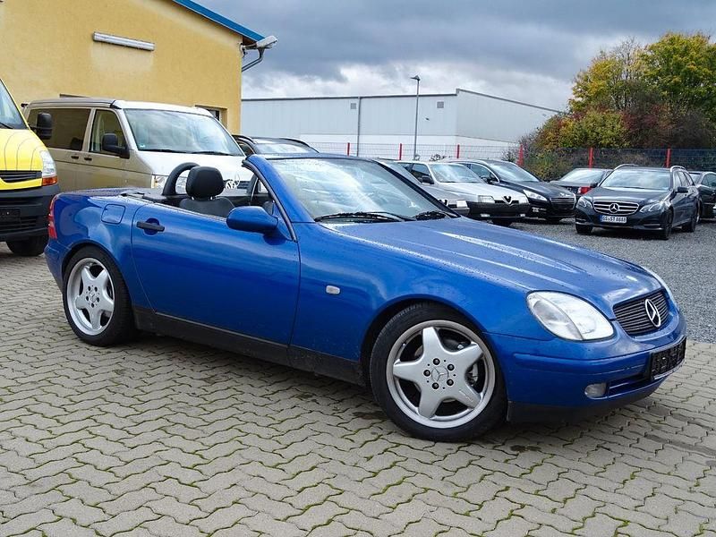Blau Gebraucht 1998 Mercedes SLK200 AMG Cabrio | 3.950 € (Fairer Preis) - Bild 1/4