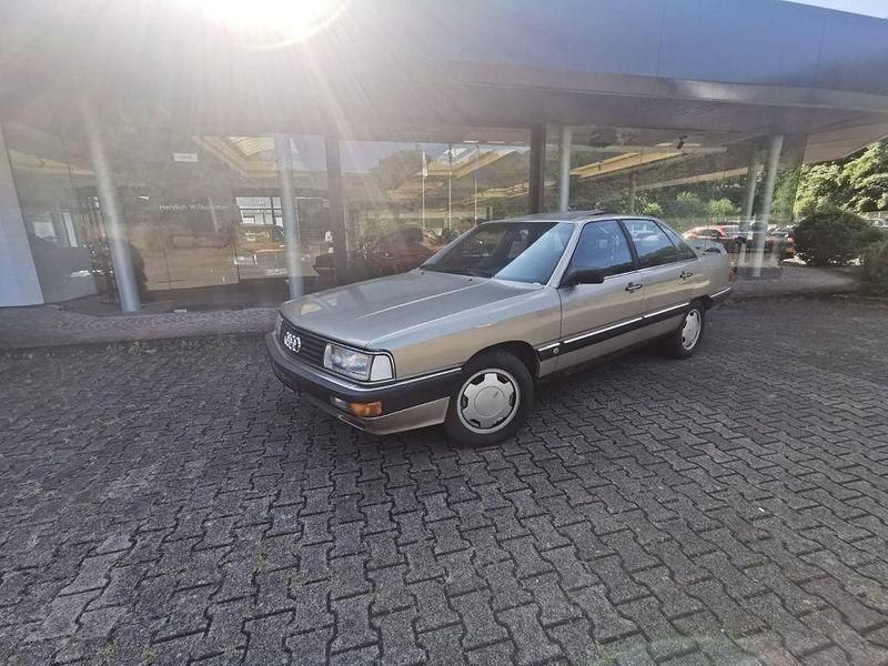 Beige Gebraucht 1984 Audi 200 Limousine | 7.990 € - Bild 1/4
