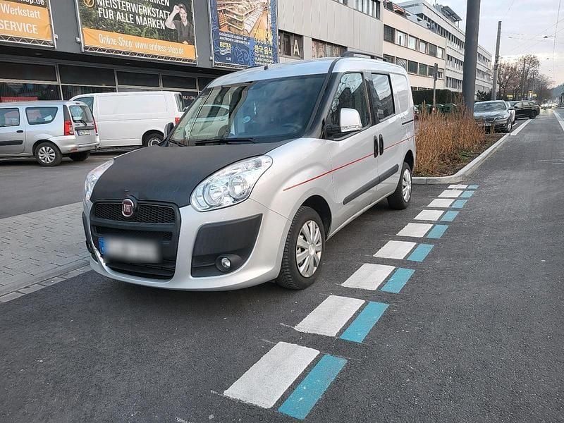 Silber Gebraucht 2013 Fiat Doblò Van / Kleinbus | 4.199 € (Fairer Preis) - Bild 1/4