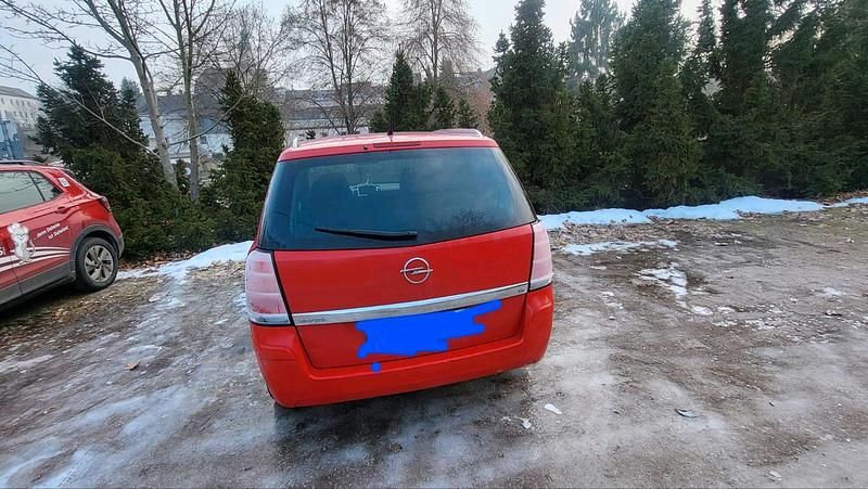 Rot Gebraucht 2007 Opel Zafira Van / Kleinbus | 2.500 € (Fairer Preis) - Bild 1/4