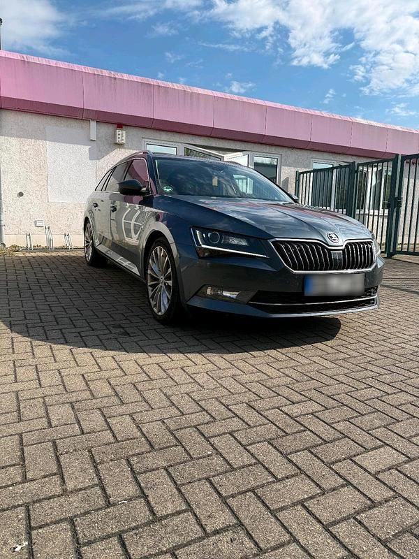Gebraucht Skoda Superb 190 PS (139 kW) 2016 Grau Kombi