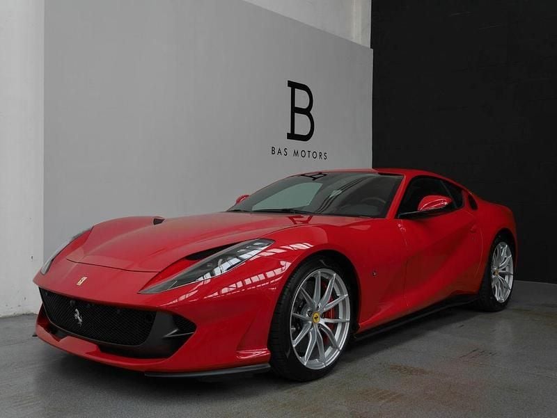 Gebraucht Ferrari 812 799 PS (587 kW) 2019 Rot Coupé
