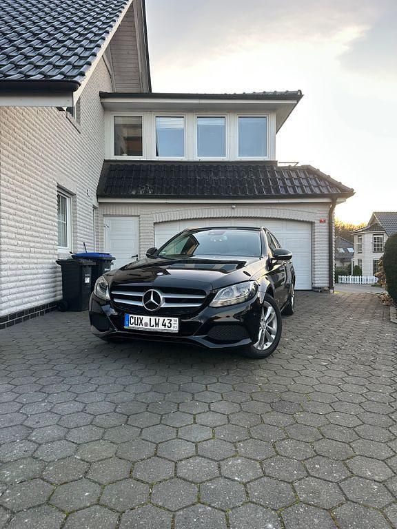 Gebraucht Mercedes C220 170 PS (125 kW) 2015 Schwarz Limousine