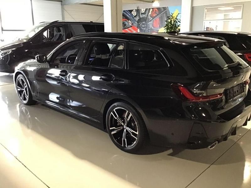 Gebraucht BMW 330 M Sport 245 PS (180 kW) 2024 Schwarz Limousine