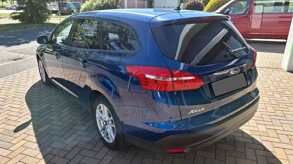 Gebraucht Ford Focus Business Edition 125 PS (91 kW) 2016 Blau Limousine