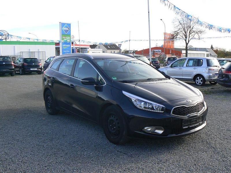 Schwarz Gebraucht 2013 Kia Ceed Sportswagon Vision Kombi | 5.690 € (Guter Preis) - Bild 1/4