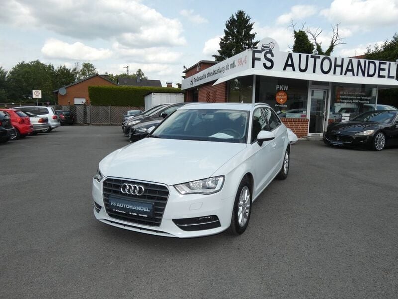 Weiß Gebraucht 2015 Audi A3 Sportback Attraction Limousine | 13.999 € (Fairer Preis) - Bild 1/4