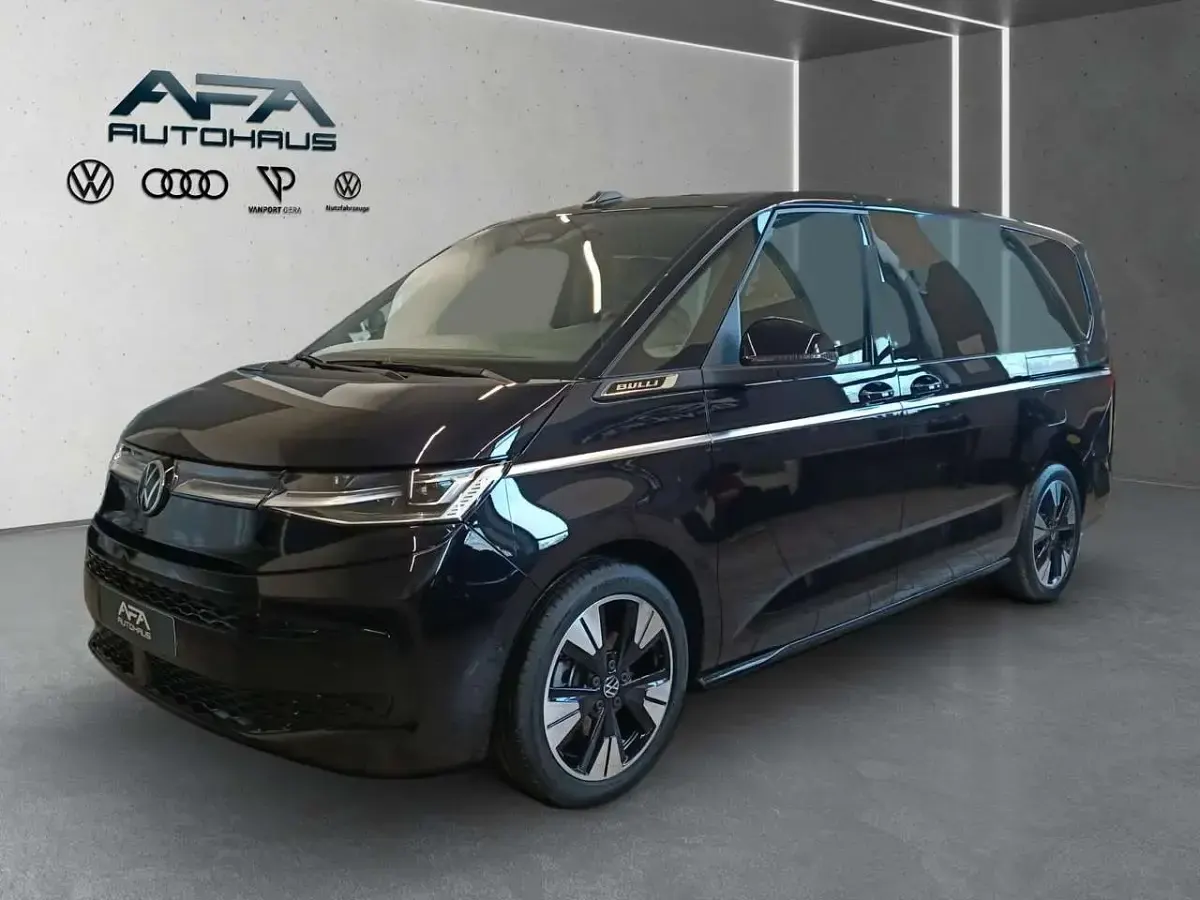 Gebraucht VW Multivan Style 150 PS (110 kW) 2026 Schwarz Van / Kleinbus