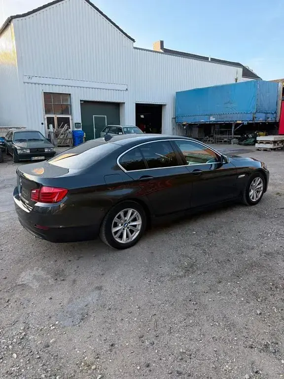 Gebraucht BMW 523 204 PS (150 kW) 2010 Grau Limousine
