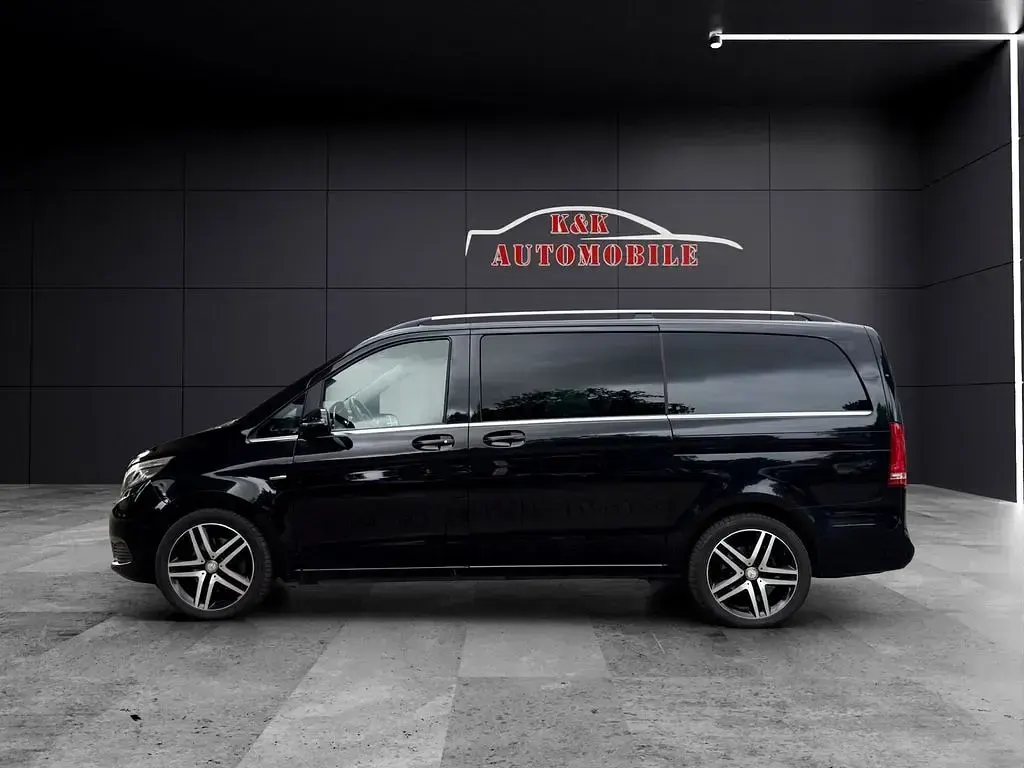 Gebraucht Mercedes V250 Avantgarde 190 PS (139 kW) 2017 Obsidianschwarz metallic Van / Kleinbus