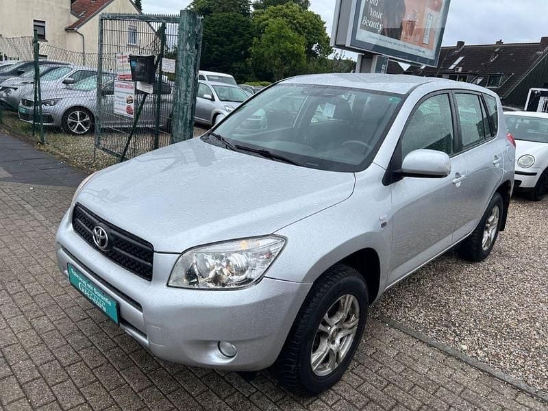 Silber Gebraucht 2006 Toyota RAV4 Sol SUV | 9.500 € (Fairer Preis) - Bild 1/4