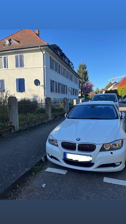 Second-hand BMW 325 218 CP (160 kW) 2010 Alb Berlinǎ